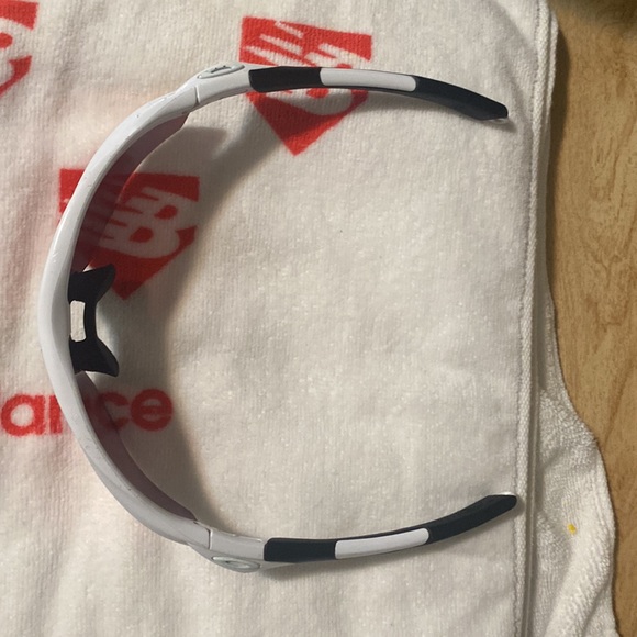 Oakley M2 - Picture 2 of 5